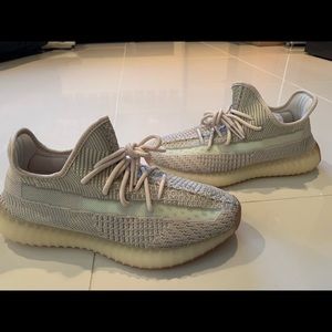 !SOLD! BRAND NEW YEEZY BOOST 350 CITRIN W/ TAG